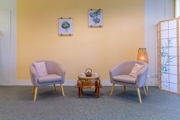 Praxisraum Praxisraum zum Hinterhof